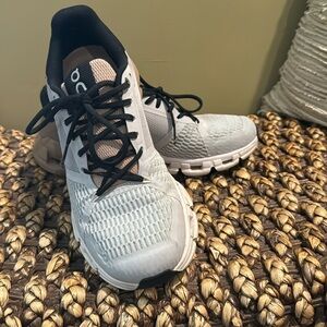 Women’s On running shoes rose gold and black